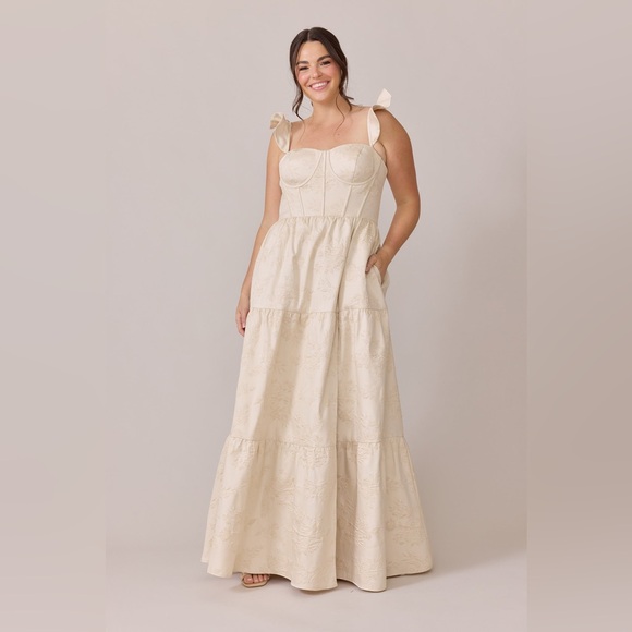 Revelry Luxe Violet Jacquard Dress Flutter Strap Corset Back Size 24 Champagne - Picture 2 of 16